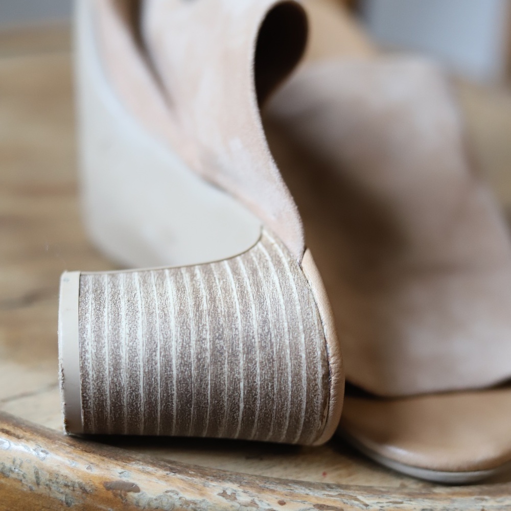 Bueno Slide sandals, biege/tan suede leather. Size 41 eu .US 10 - 10.5 worn once - Picture 4 of 7